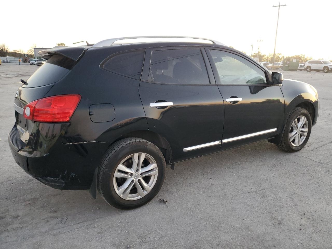 2014 Nissan Rogue - Image 3