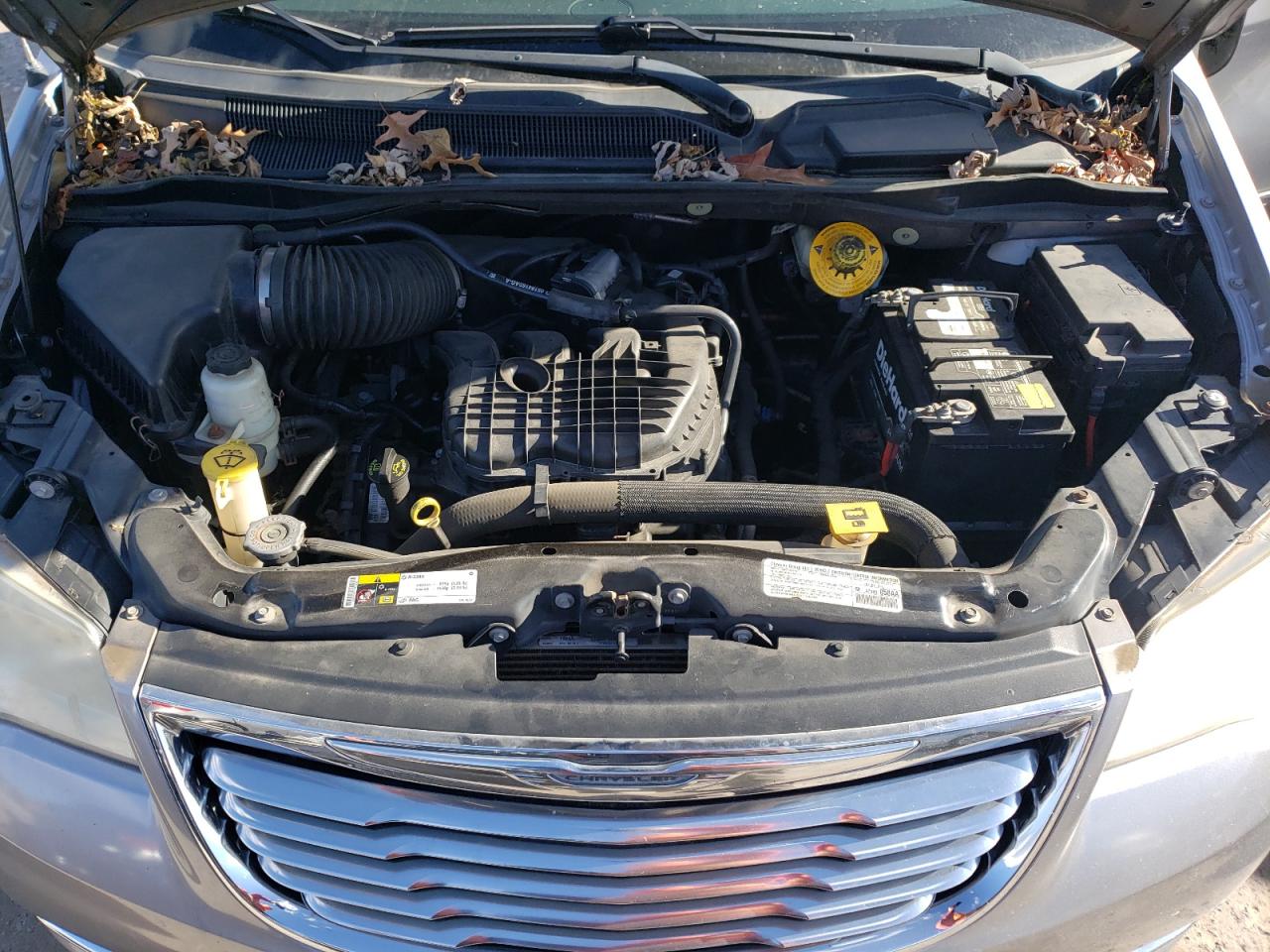 2014 Chrysler Town & Country - Image 12