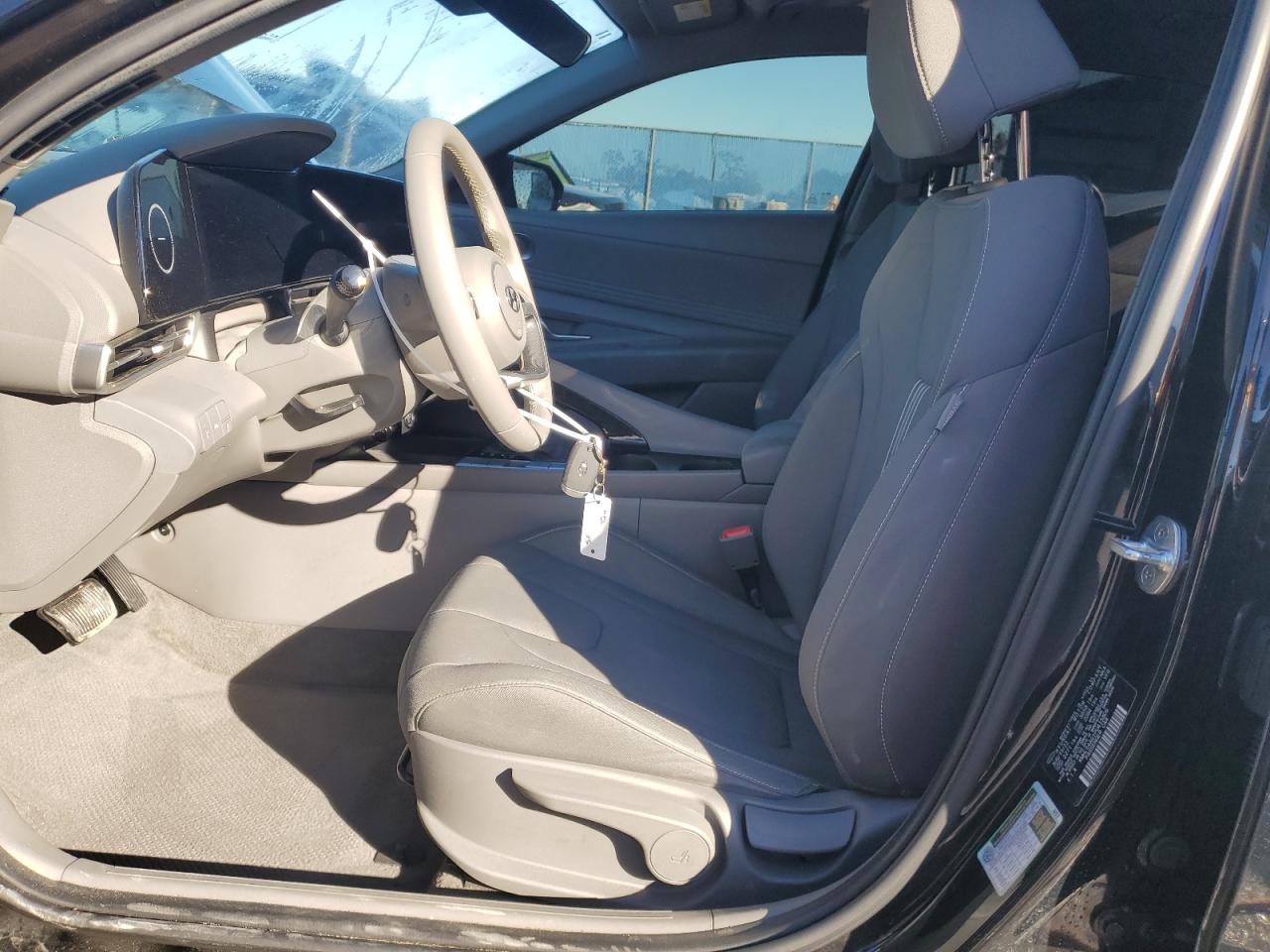 2023 Hyundai Elantra - Image 7