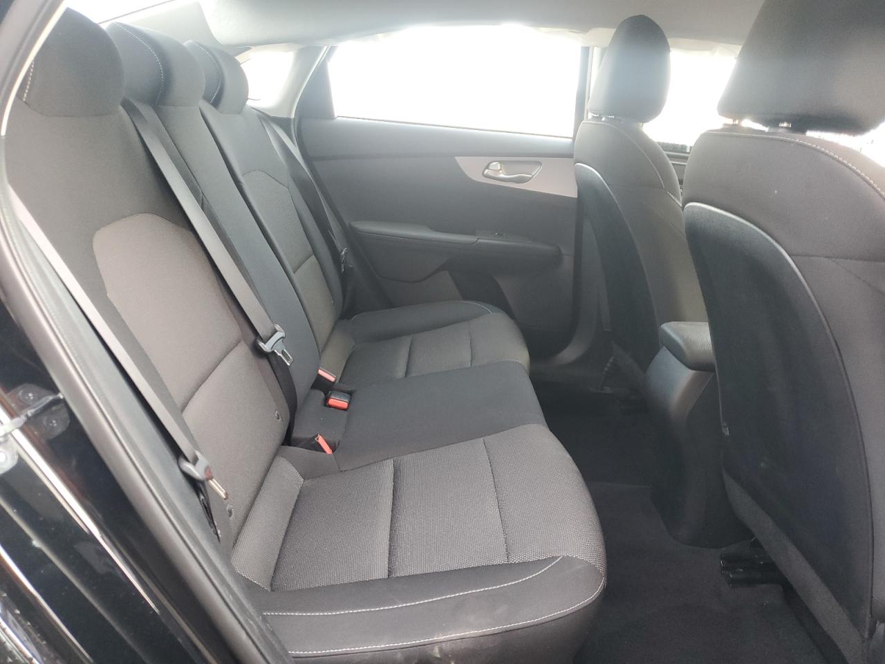 2024 Kia Forte - Image 10