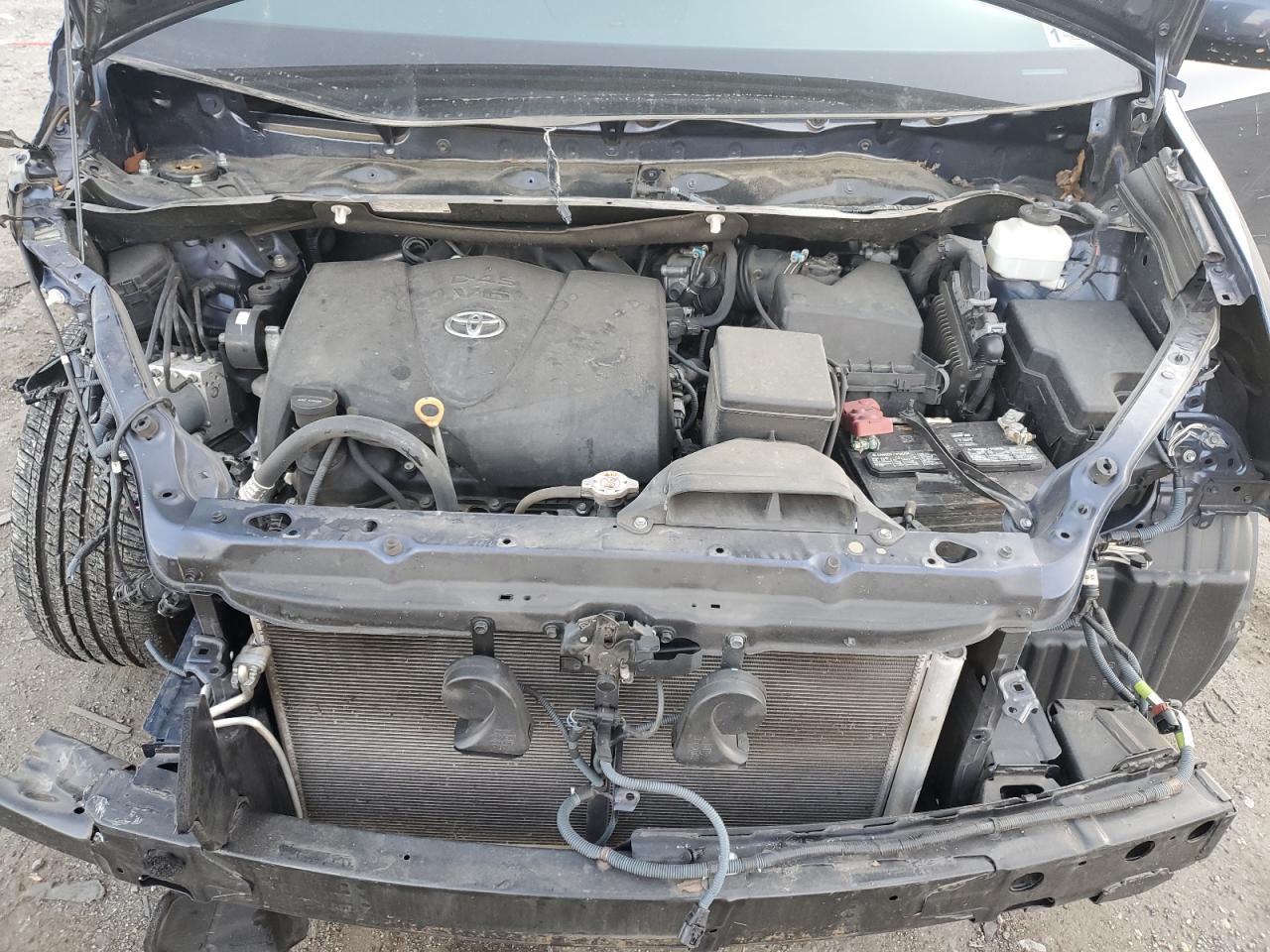 2020 Toyota Sienna - Image 12