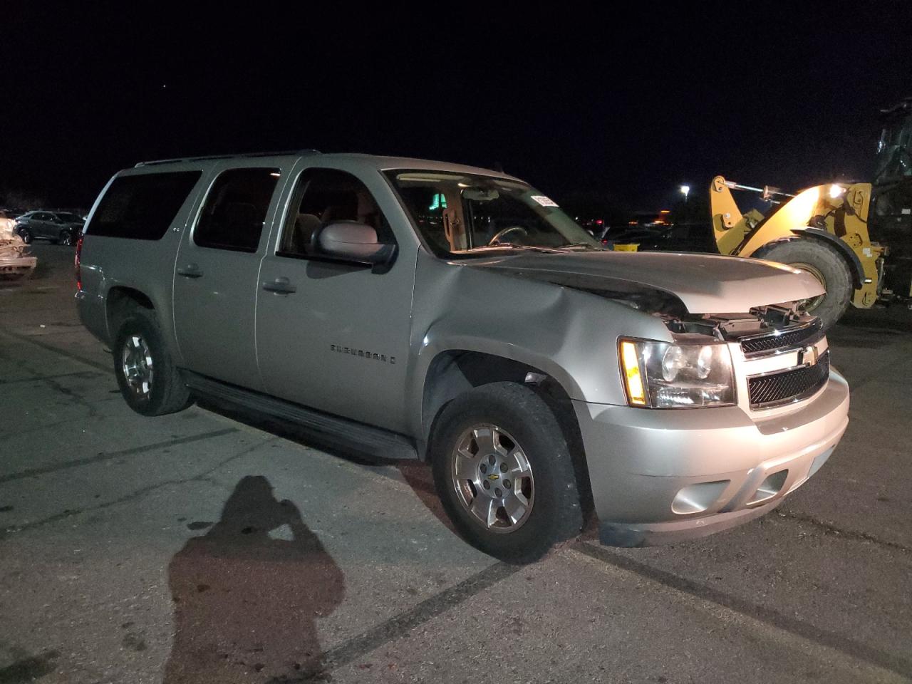 2009 Chevrolet Suburban - Image 4