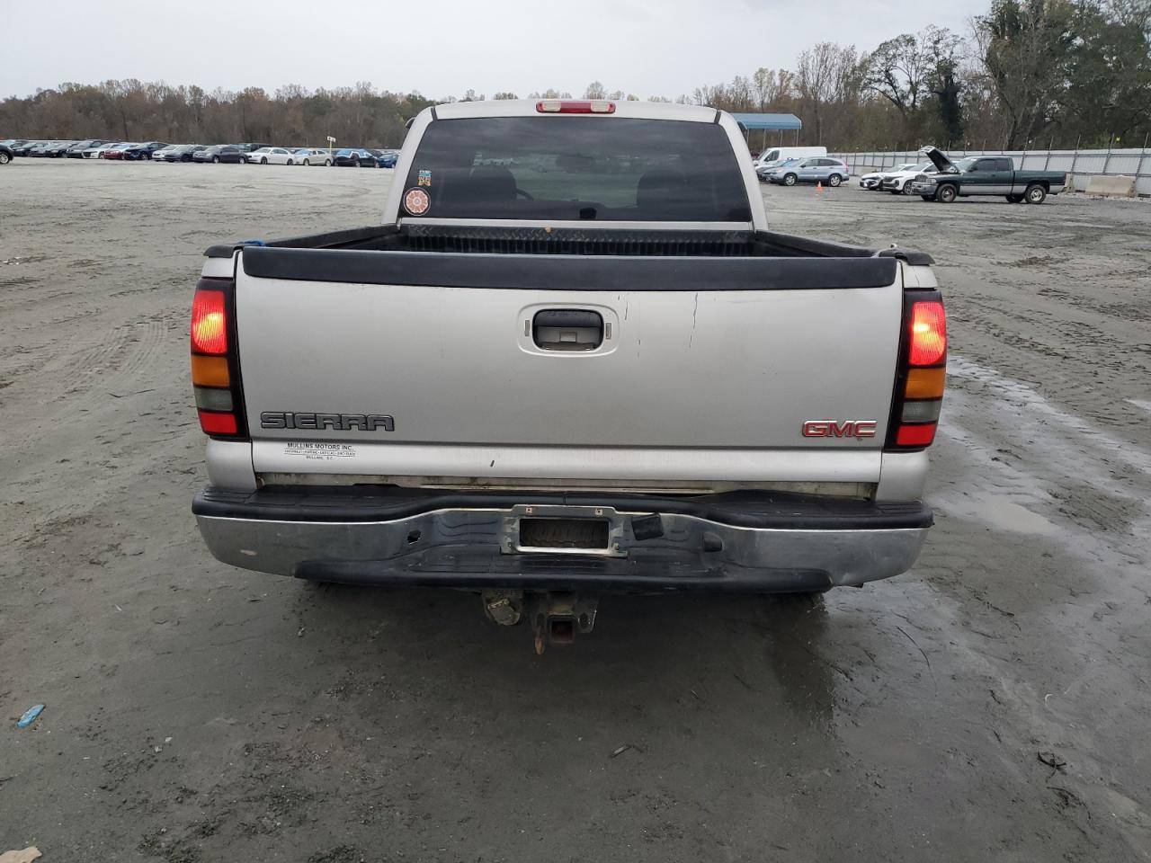 2005 GMC New Sierra C1500 VIN: 2GTEC19T251322229 Lot: 79812684