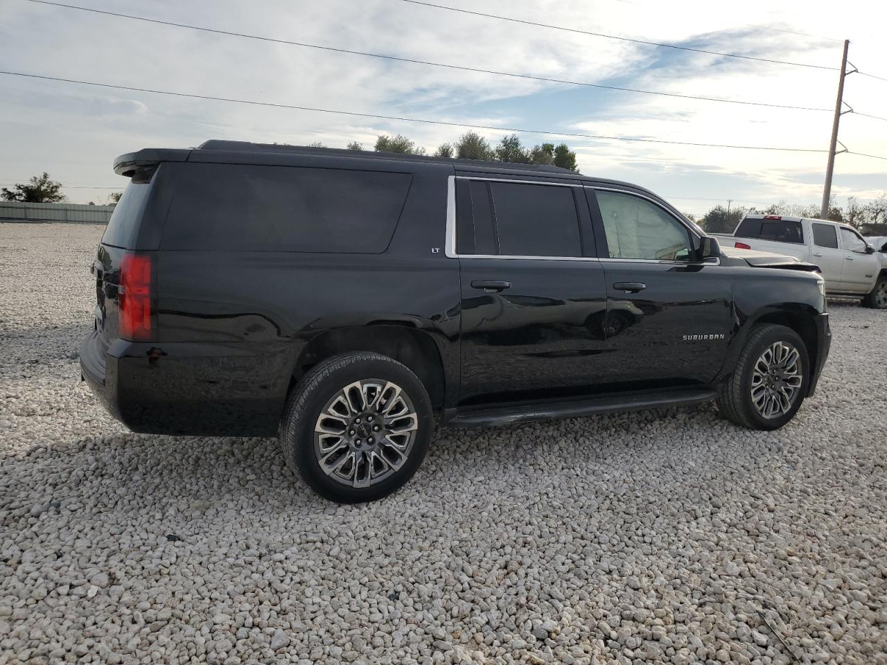 2019 Chevrolet Suburban - Image 3
