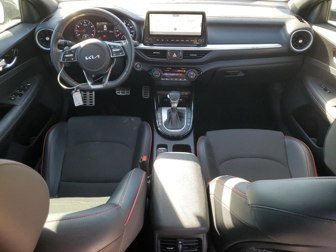 2022 Kia Forte - Image 8