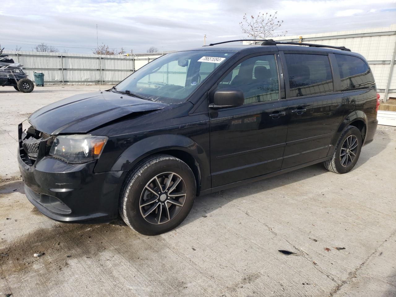 2015 Dodge Caravan - Image 1