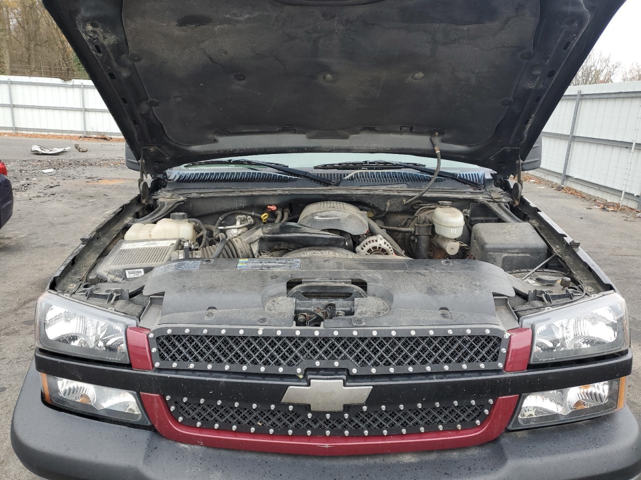 2003 Chevrolet Silverado - Image 11