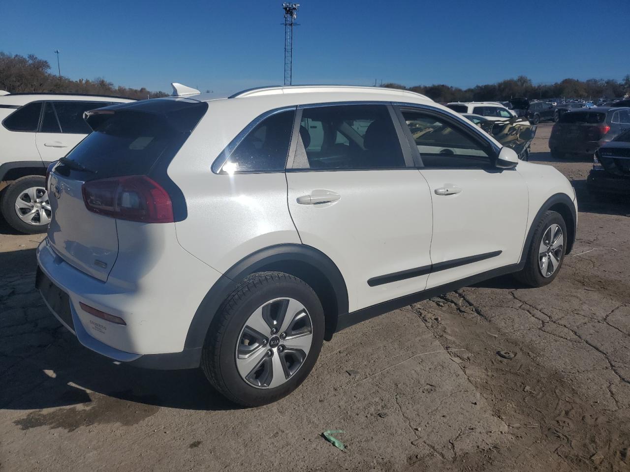 2019 Kia Niro - Image 3