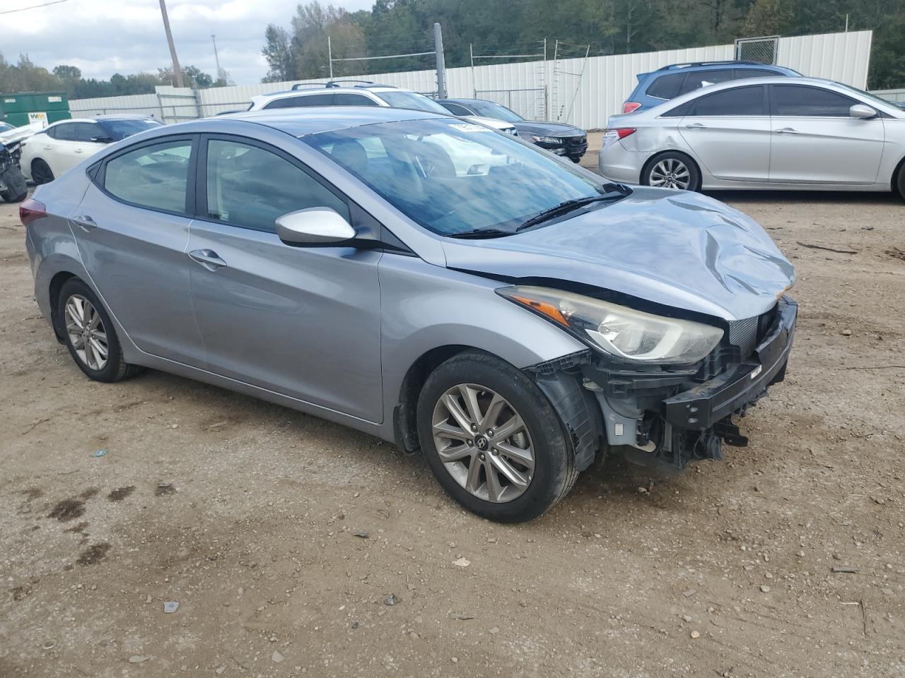 VIN 5NPDH4AE9FH633054 2015 HYUNDAI ELANTRA no.4