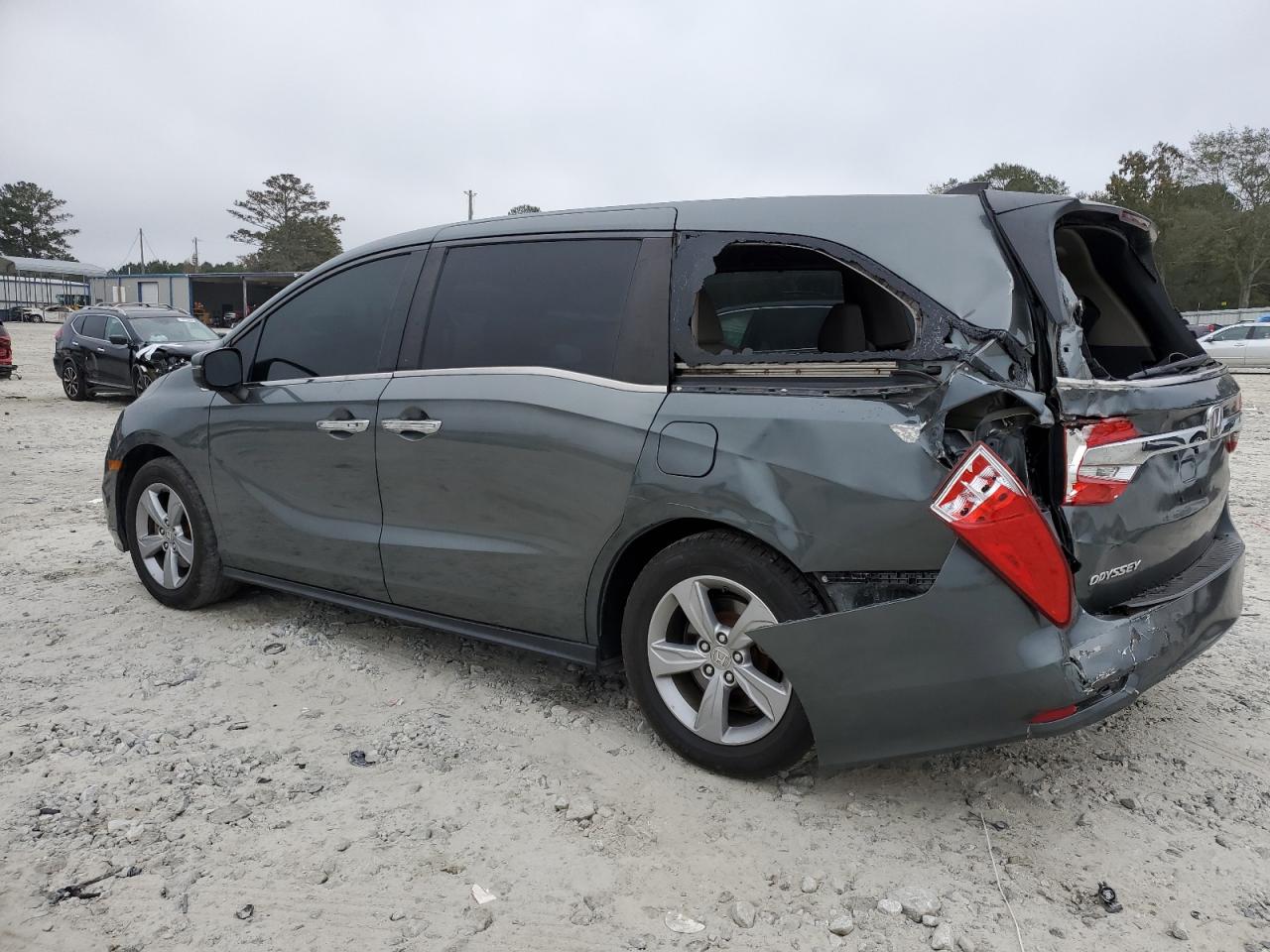 2018 Honda Odyssey - Image 2