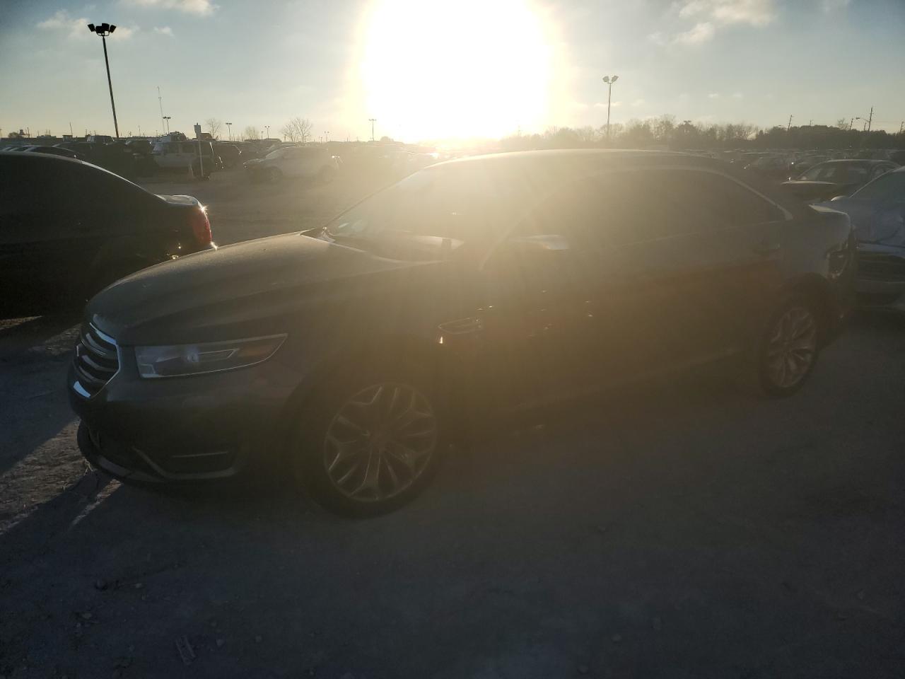2015 Ford Taurus - Image 1