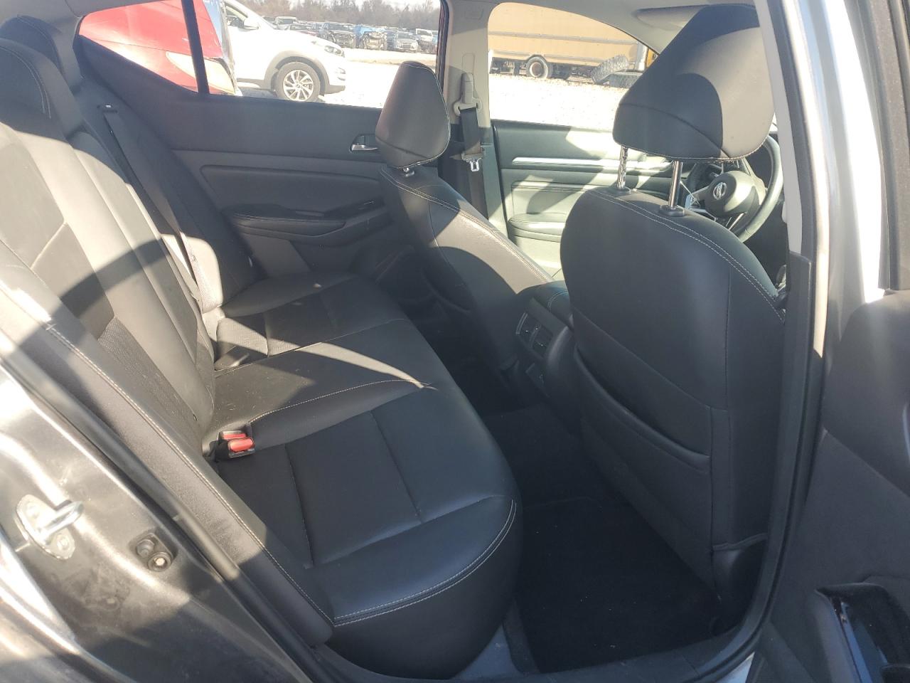 2020 Nissan Altima - Image 10