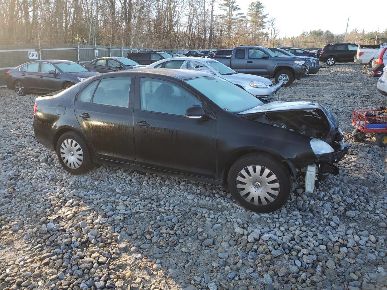 2009 Volkswagen Jetta - Image 4