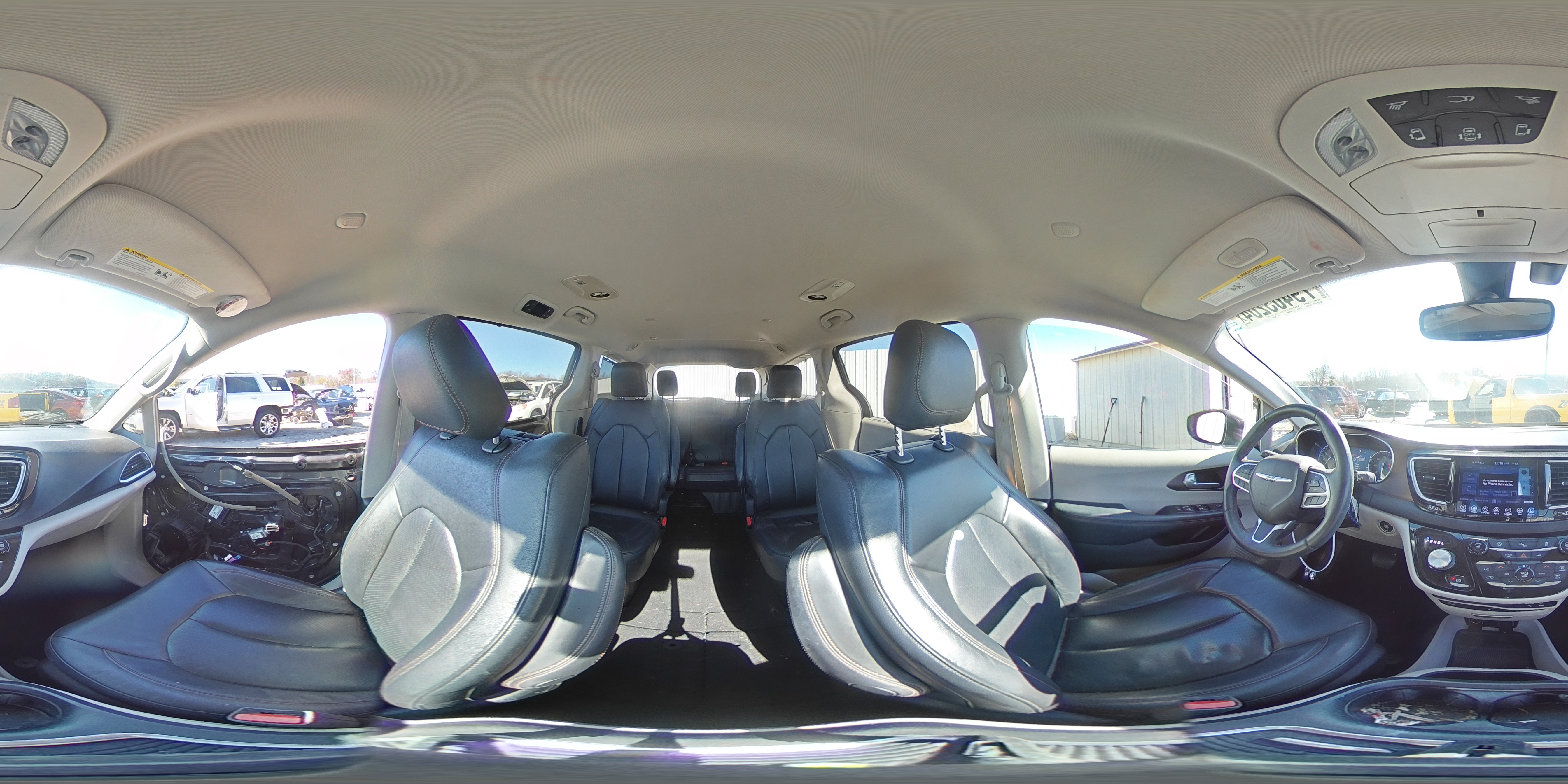 2017 Chrysler Pacifica - Image 16