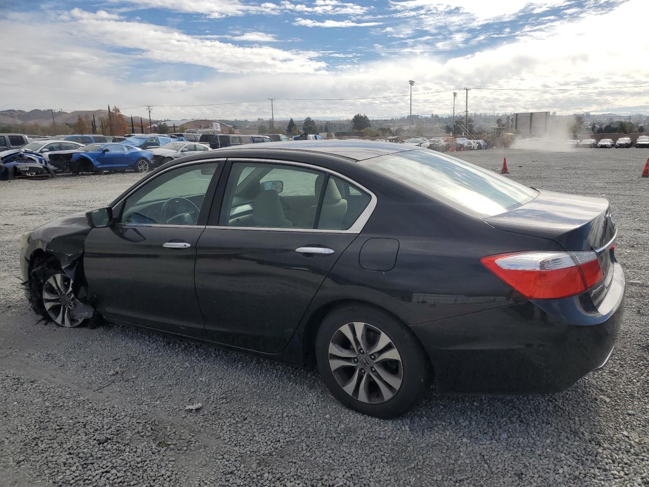 VIN 1HGCR2F39FA117161 2015 HONDA ACCORD no.2