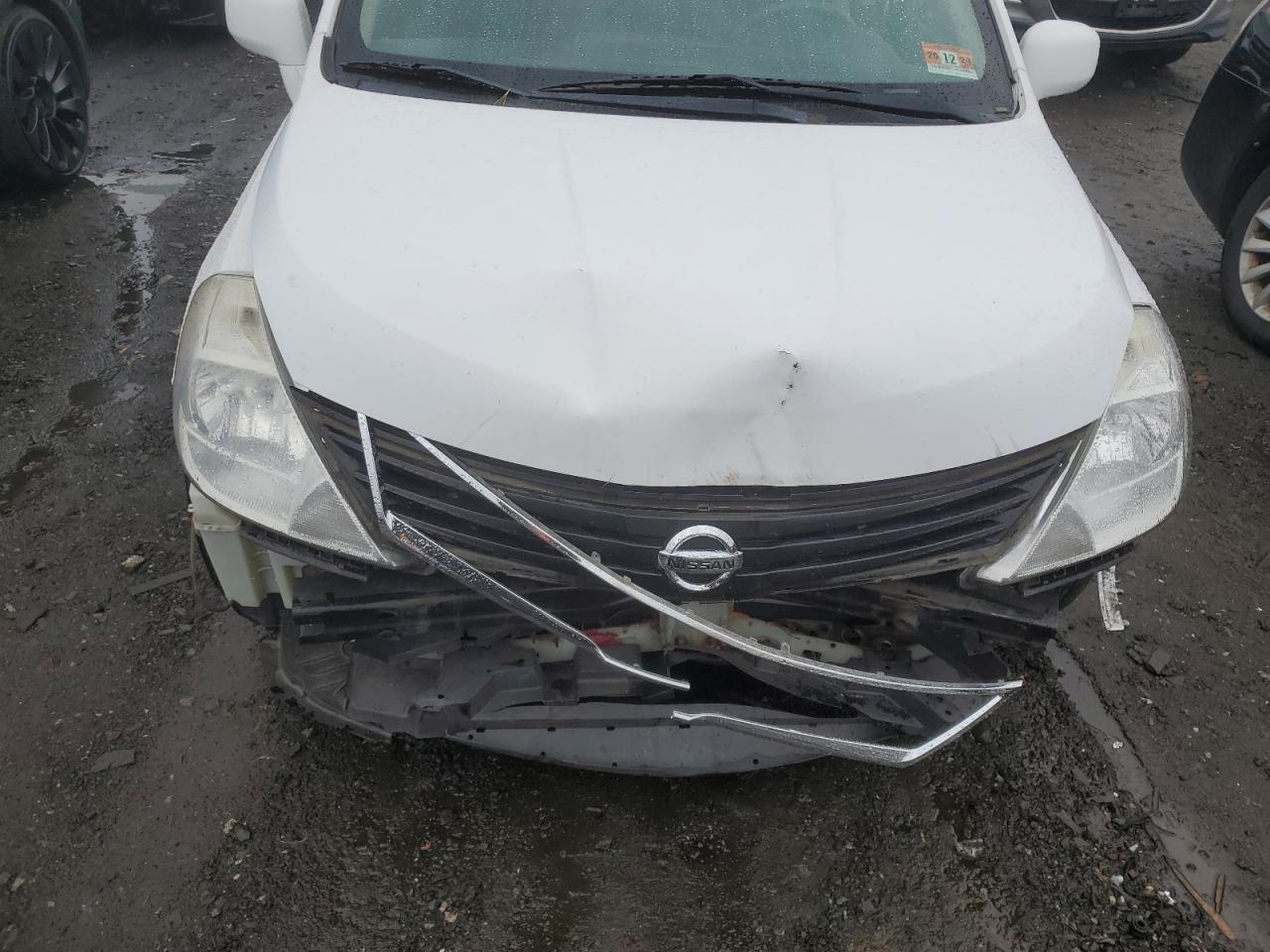 2011 Nissan Versa - Image 11