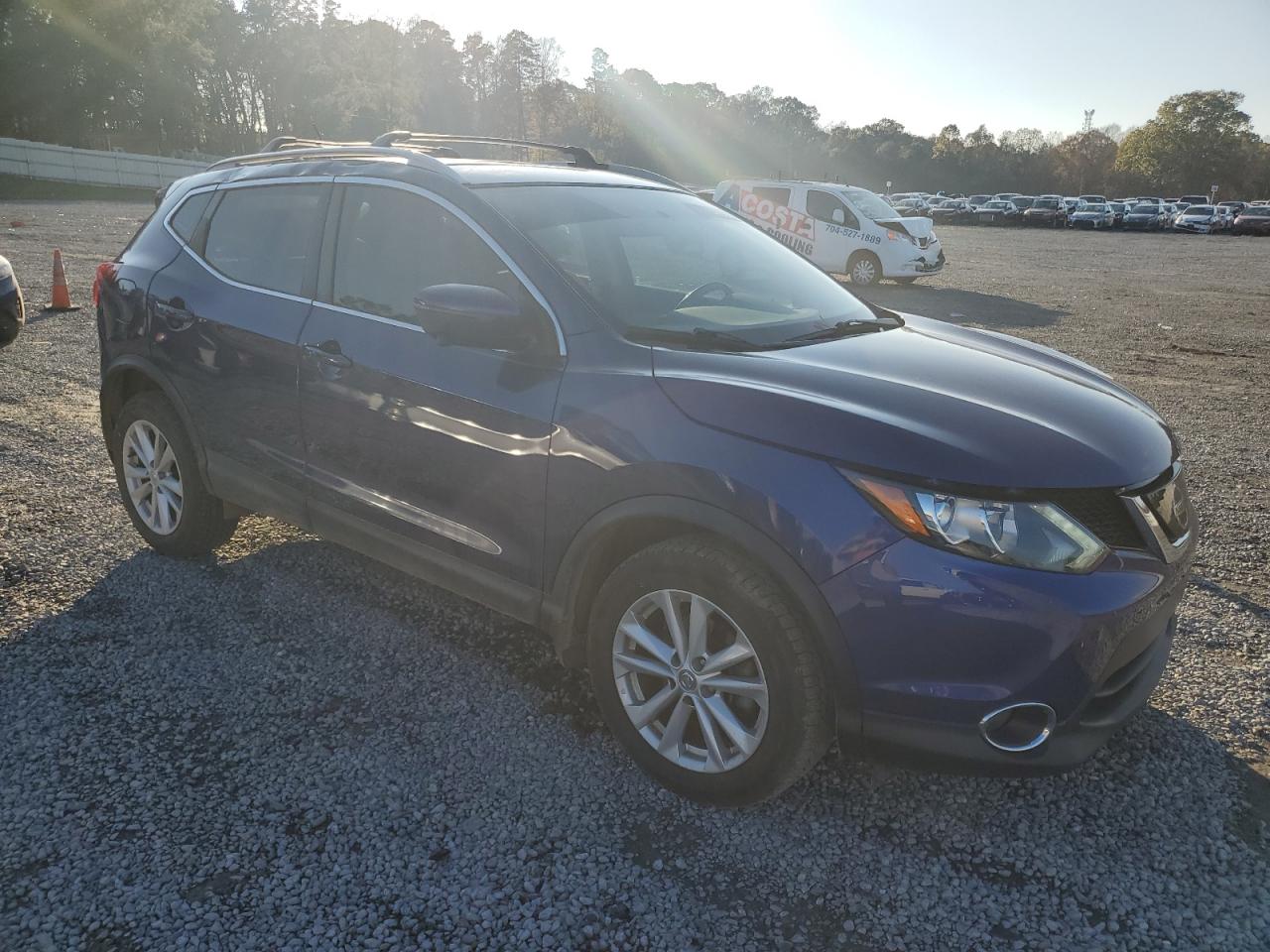 2018 Nissan Rogue - Image 4