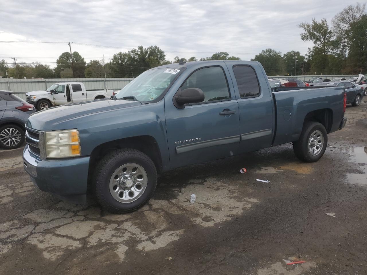 2011 Chevrolet Silverado - Image 1