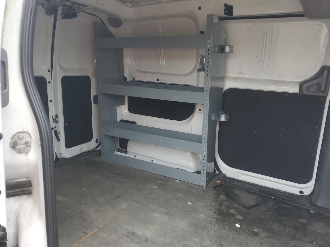 2018 Nissan NV - Image 11