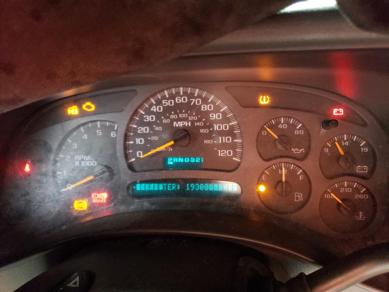 2004 Chevrolet Tahoe - Image 9