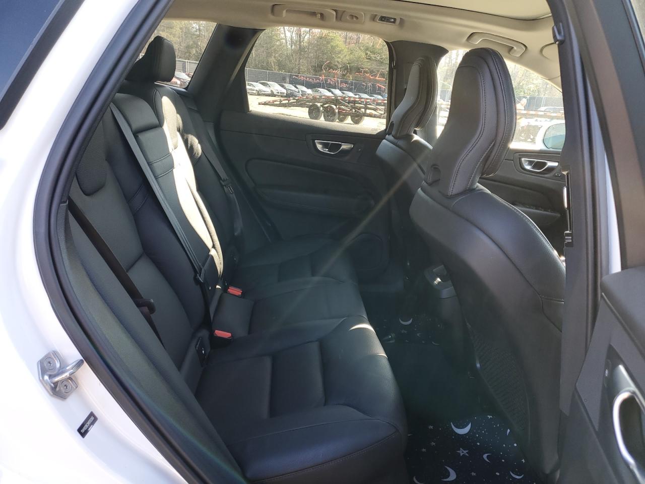 2021 Volvo XC60 - Image 11
