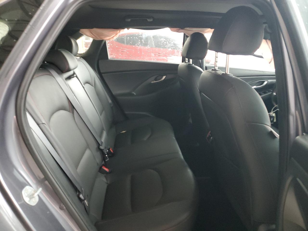 2018 Hyundai Elantra - Image 10