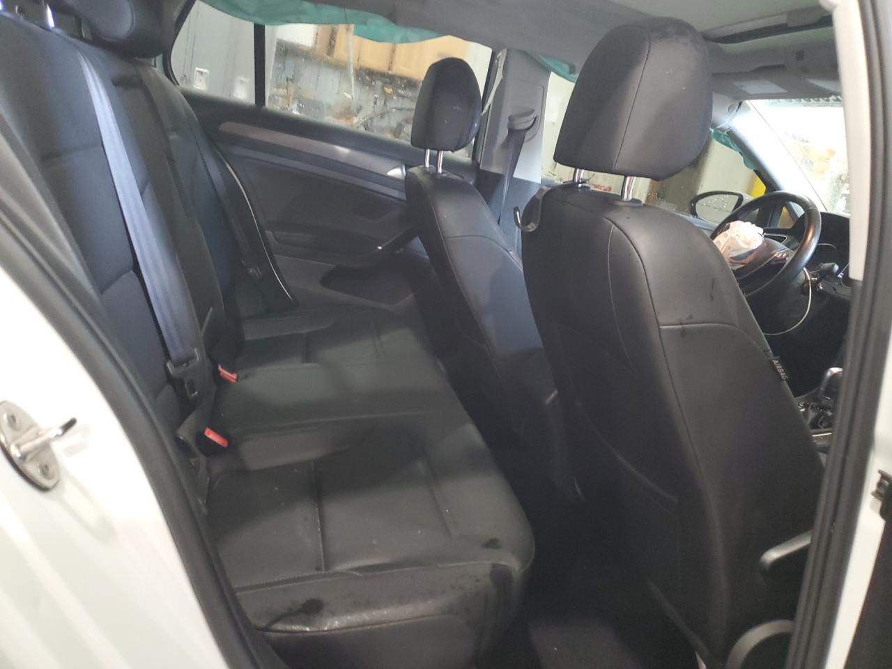 2018 Volkswagen Golf - Image 11