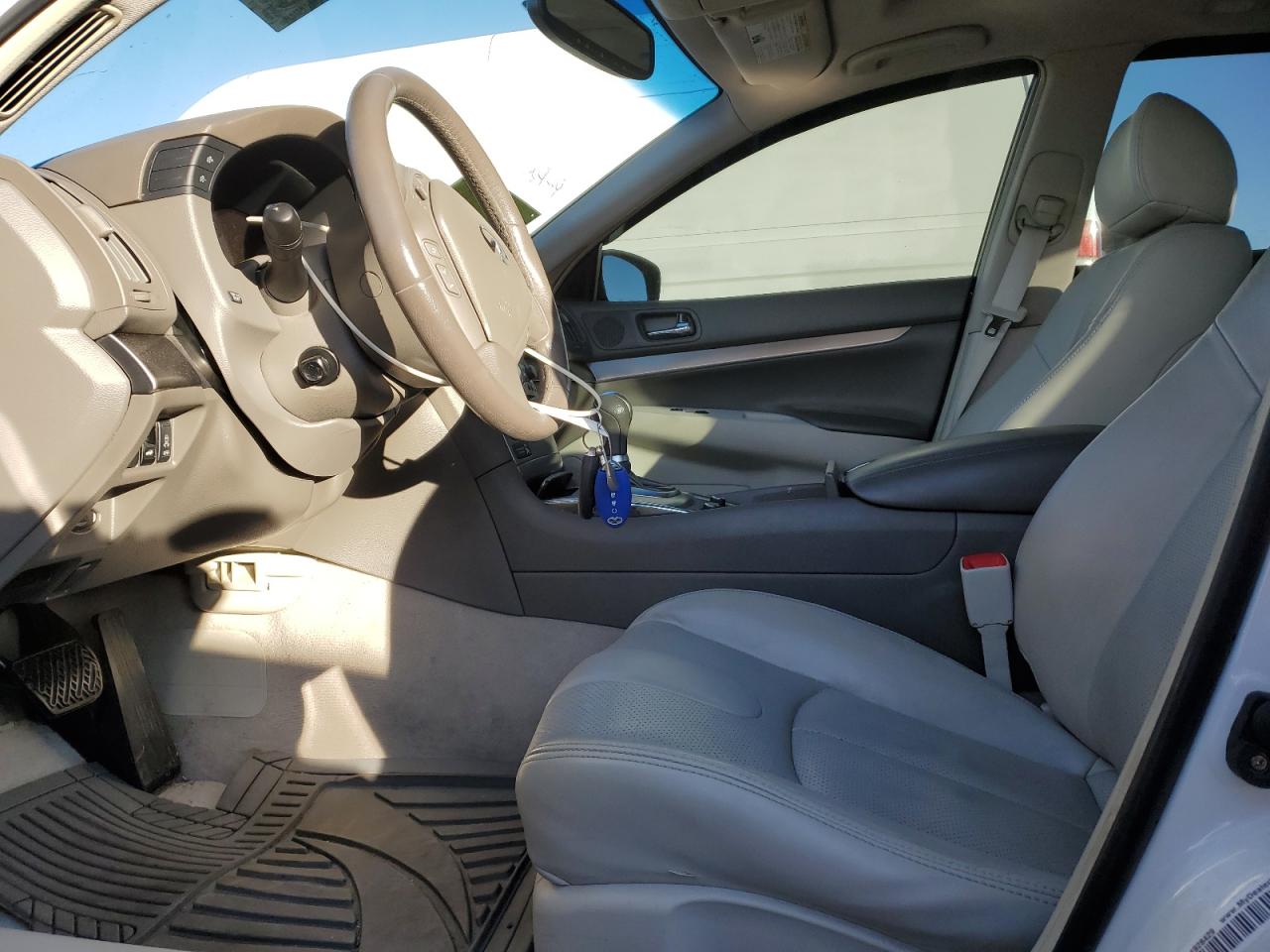 2012 Infiniti G - Image 7