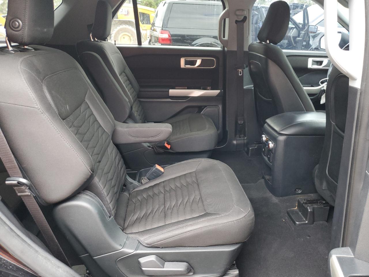 2020 Ford Explorer - Image 11