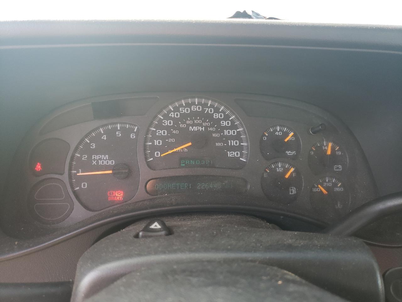 2004 Chevrolet Silverado - Image 9
