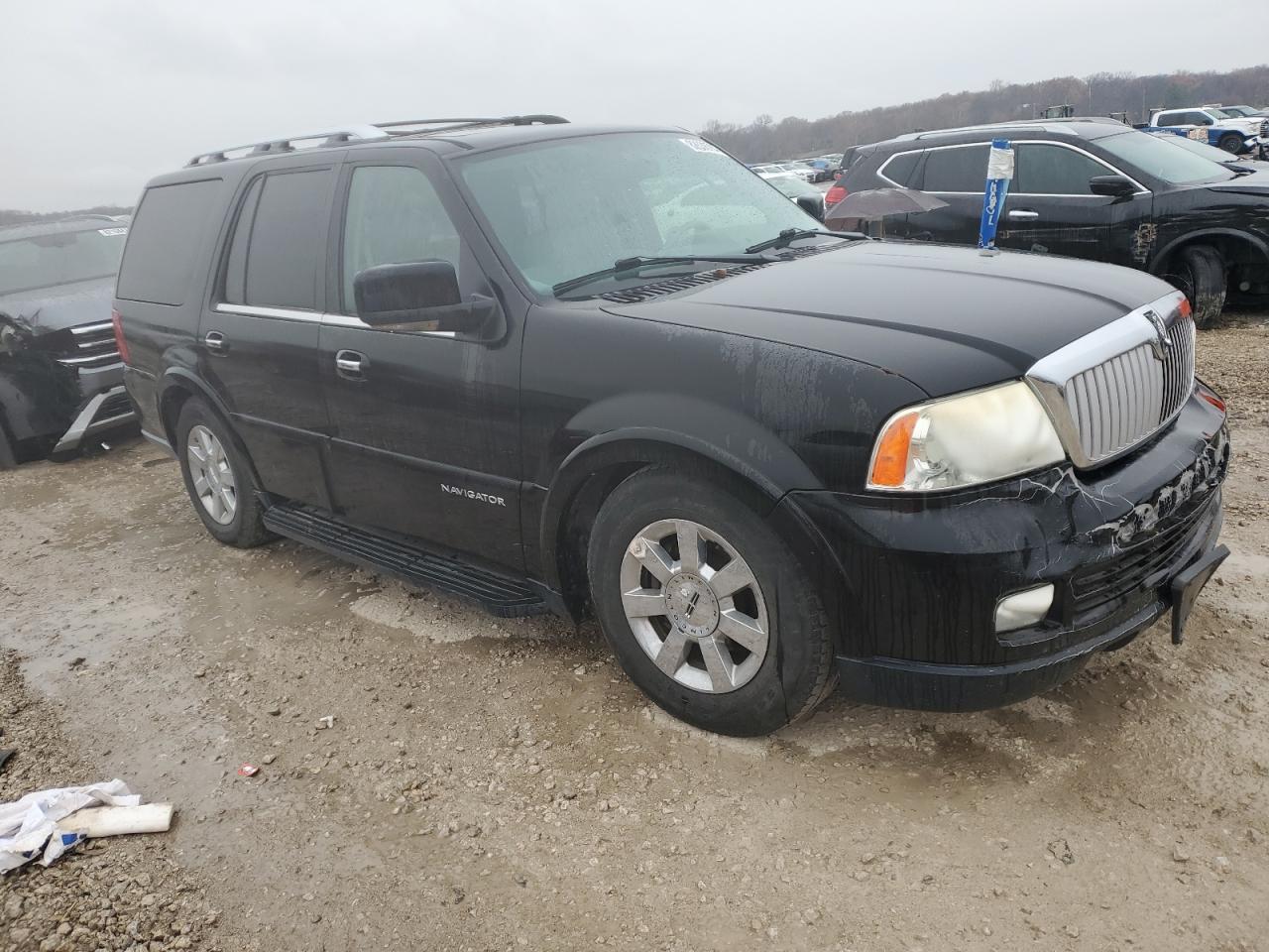 2005 Lincoln Navigator - Image 4