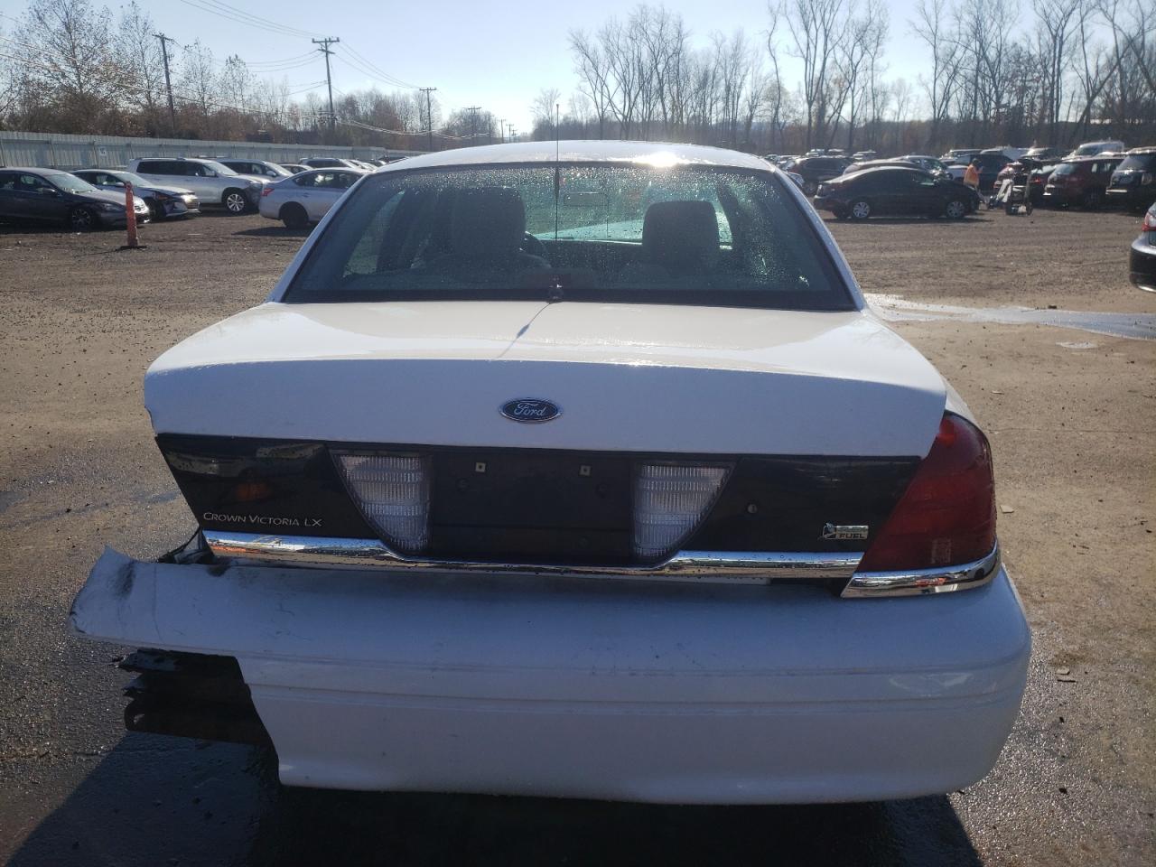 2011 Ford Crown Victoria - Image 6