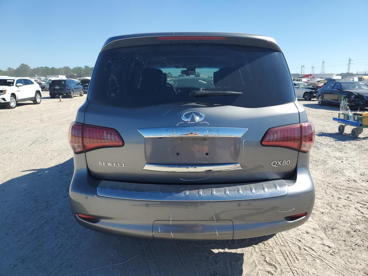 2015 Infiniti QX80 - Image 6