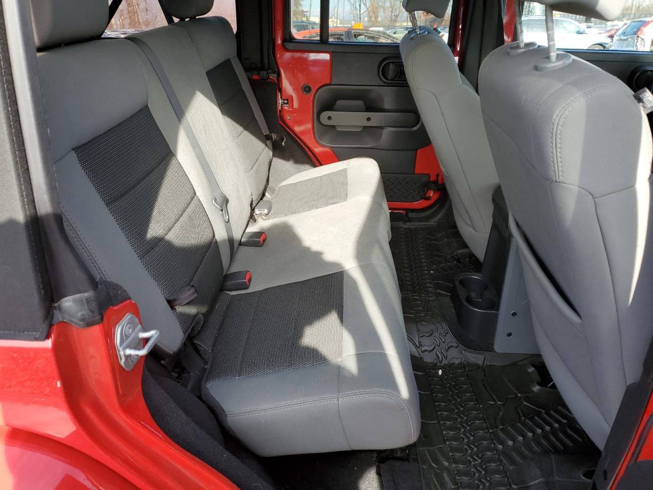 2010 Jeep Wrangler - Image 11