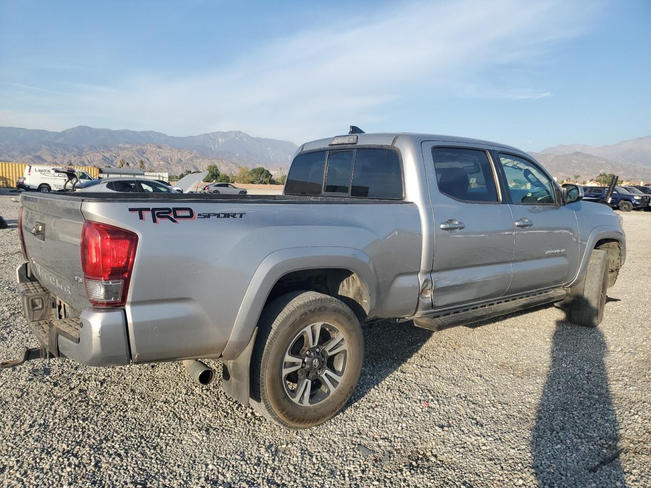 2016 Toyota Tacoma - Image 3