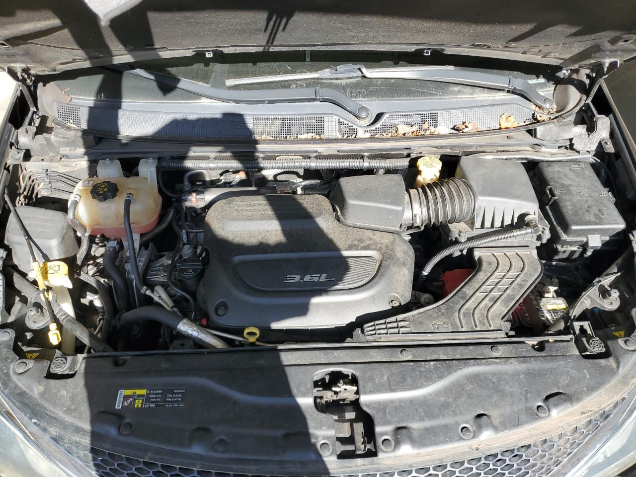 2017 Chrysler Pacifica - Image 12