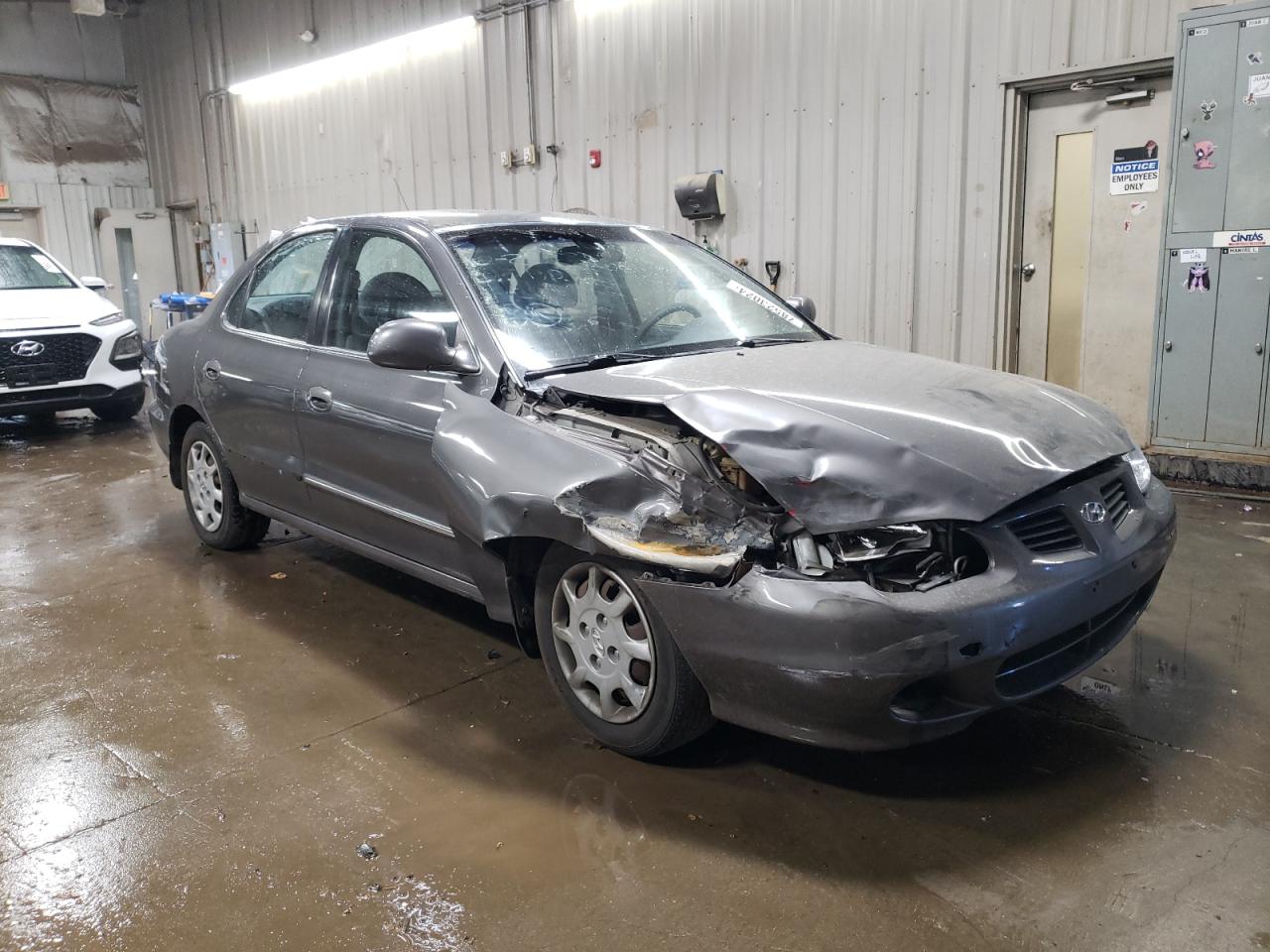 2000 Hyundai Elantra - Image 4