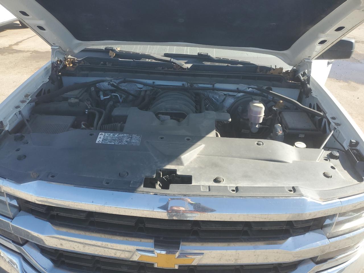 2017 Chevrolet Silverado - Image 11