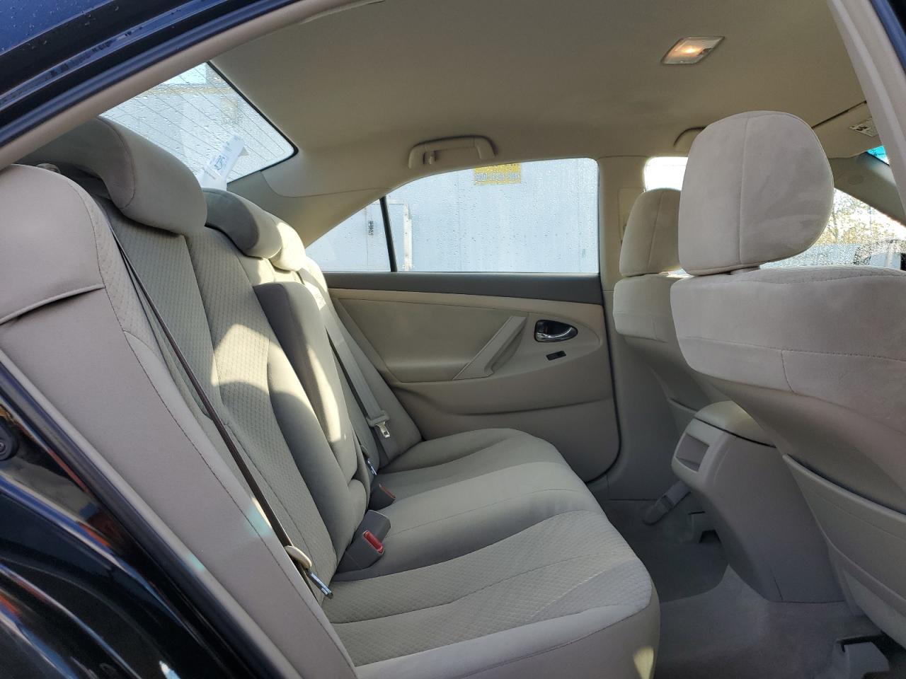2009 Toyota Camry - Image 10