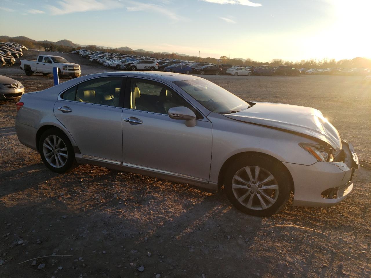 2012 Lexus ES - Image 4