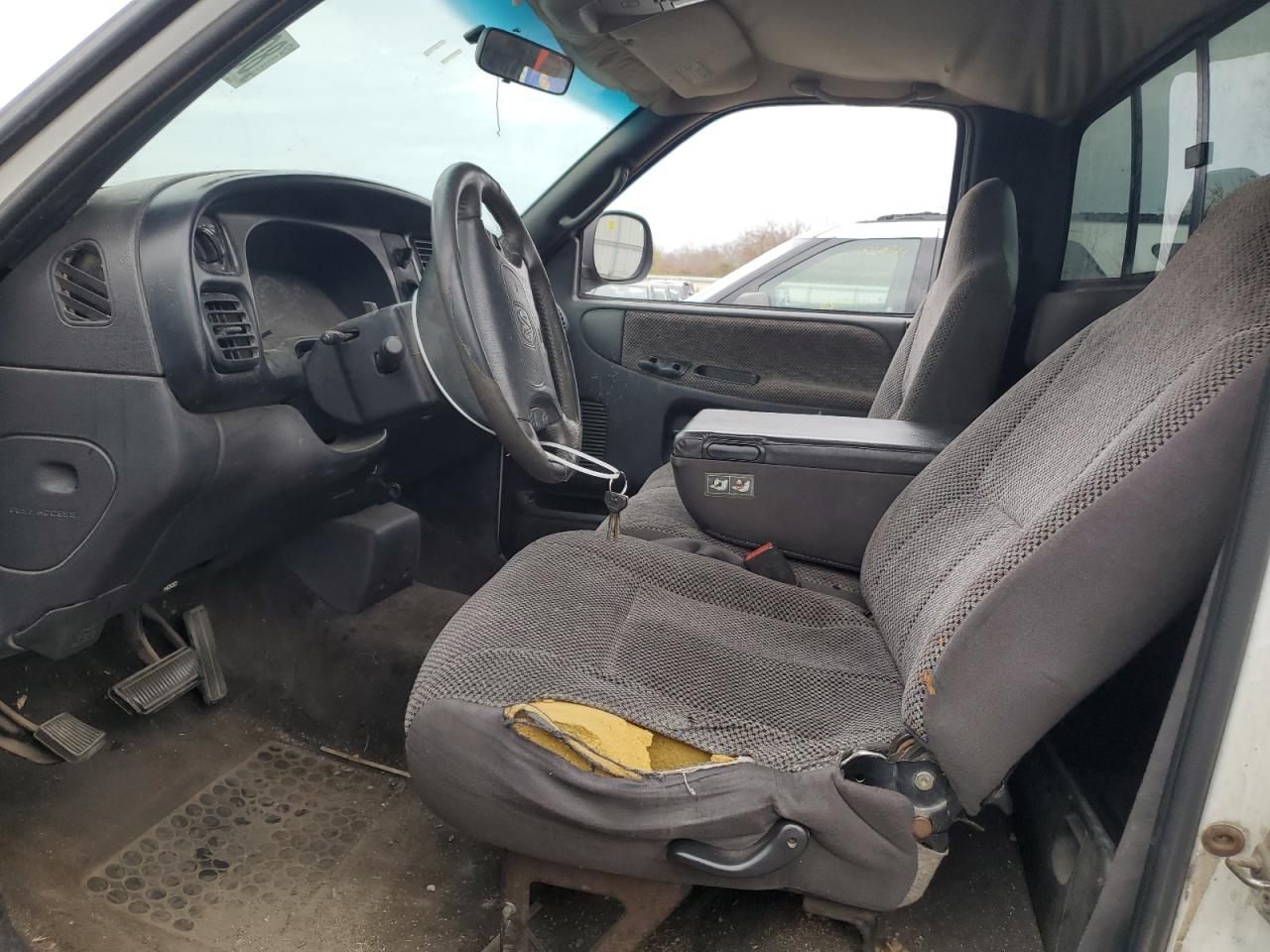 1999 Dodge RAM - Image 7