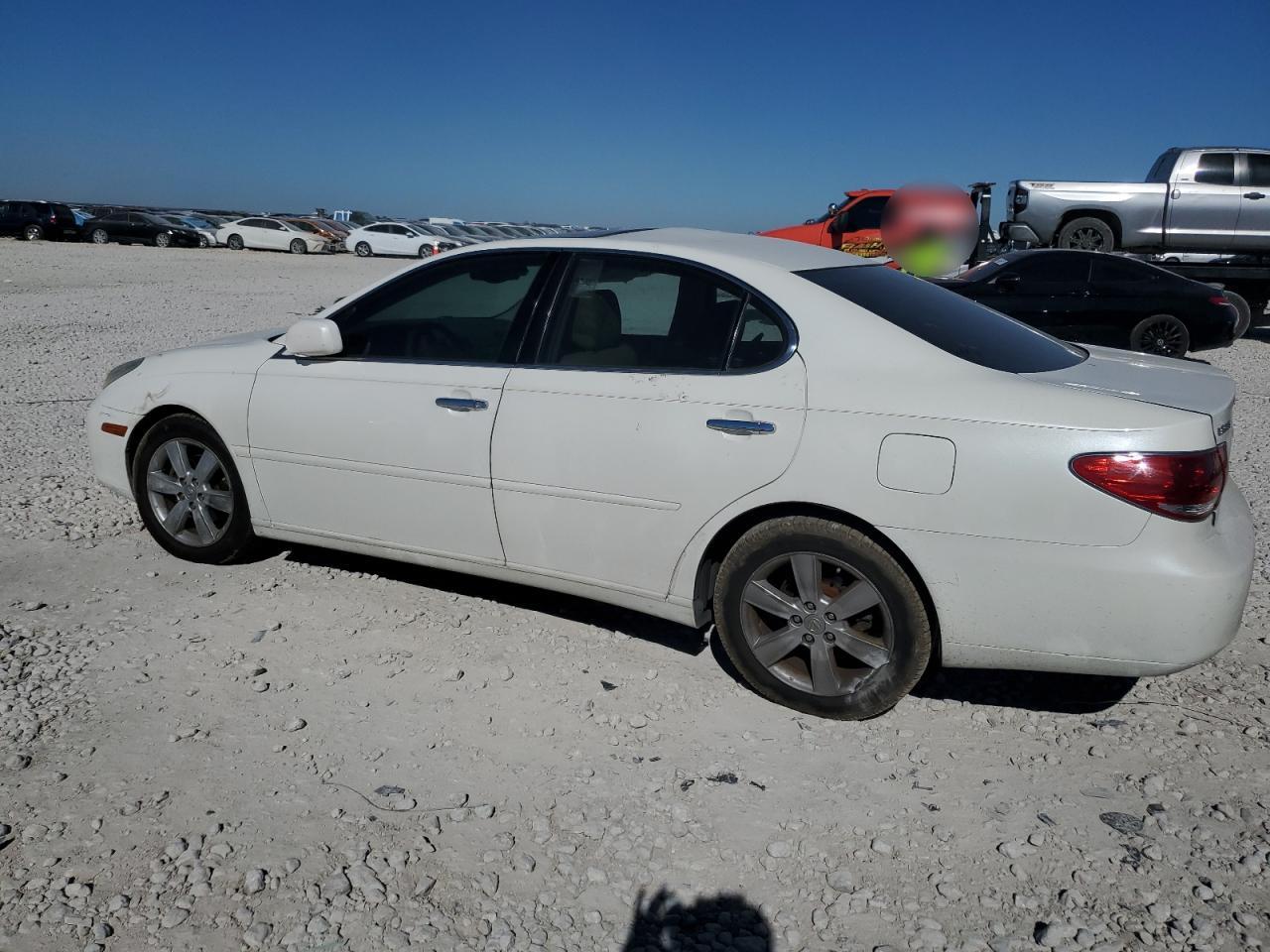 2005 Lexus ES - Image 2