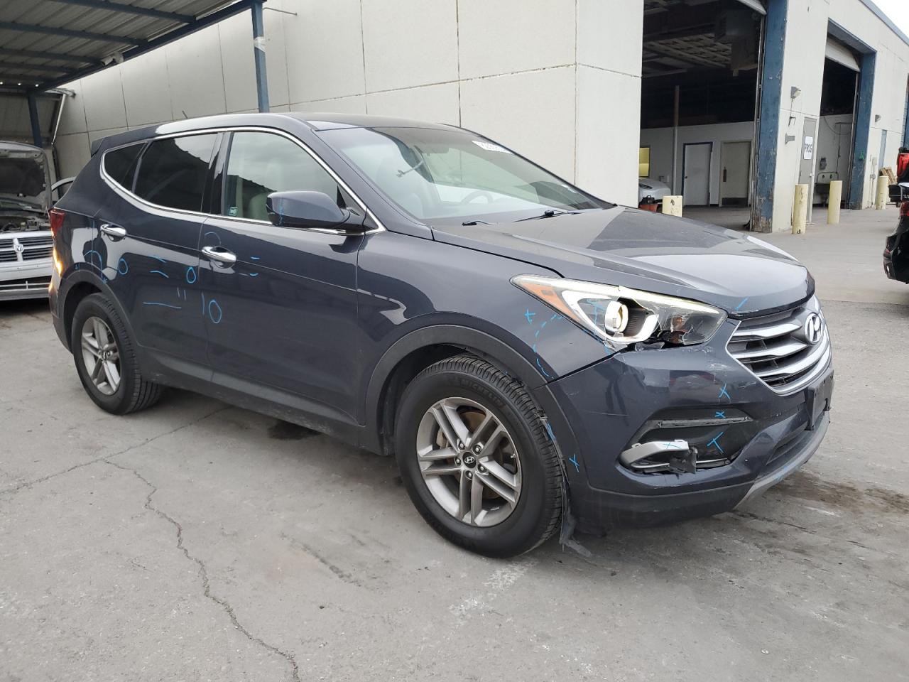 VIN 5NMZT3LB2JH087074 2018 HYUNDAI SANTA FE no.4