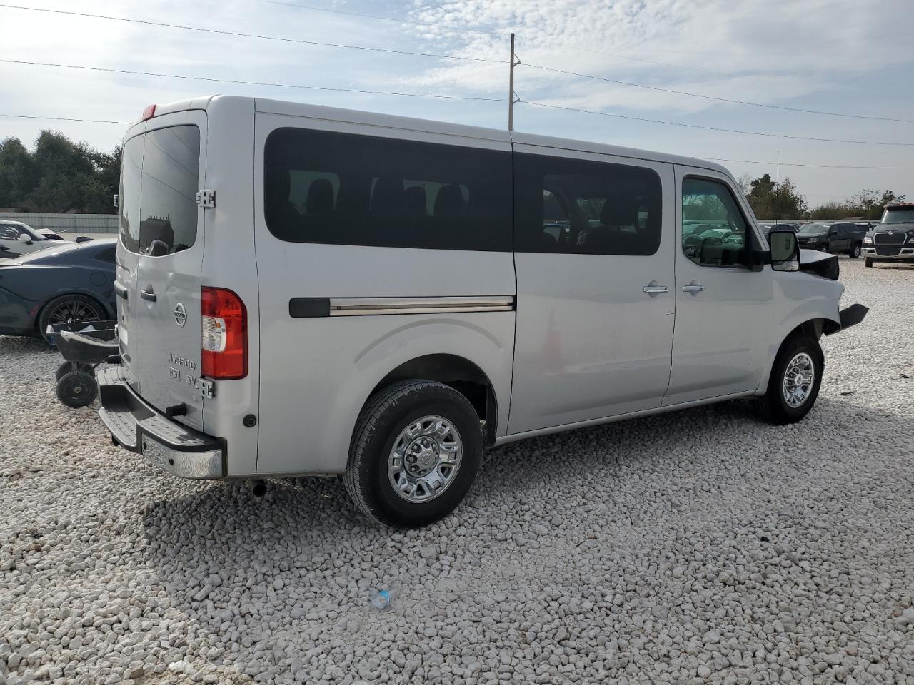 VIN 5BZAF0AA2DN200560 2013 NISSAN NV no.3