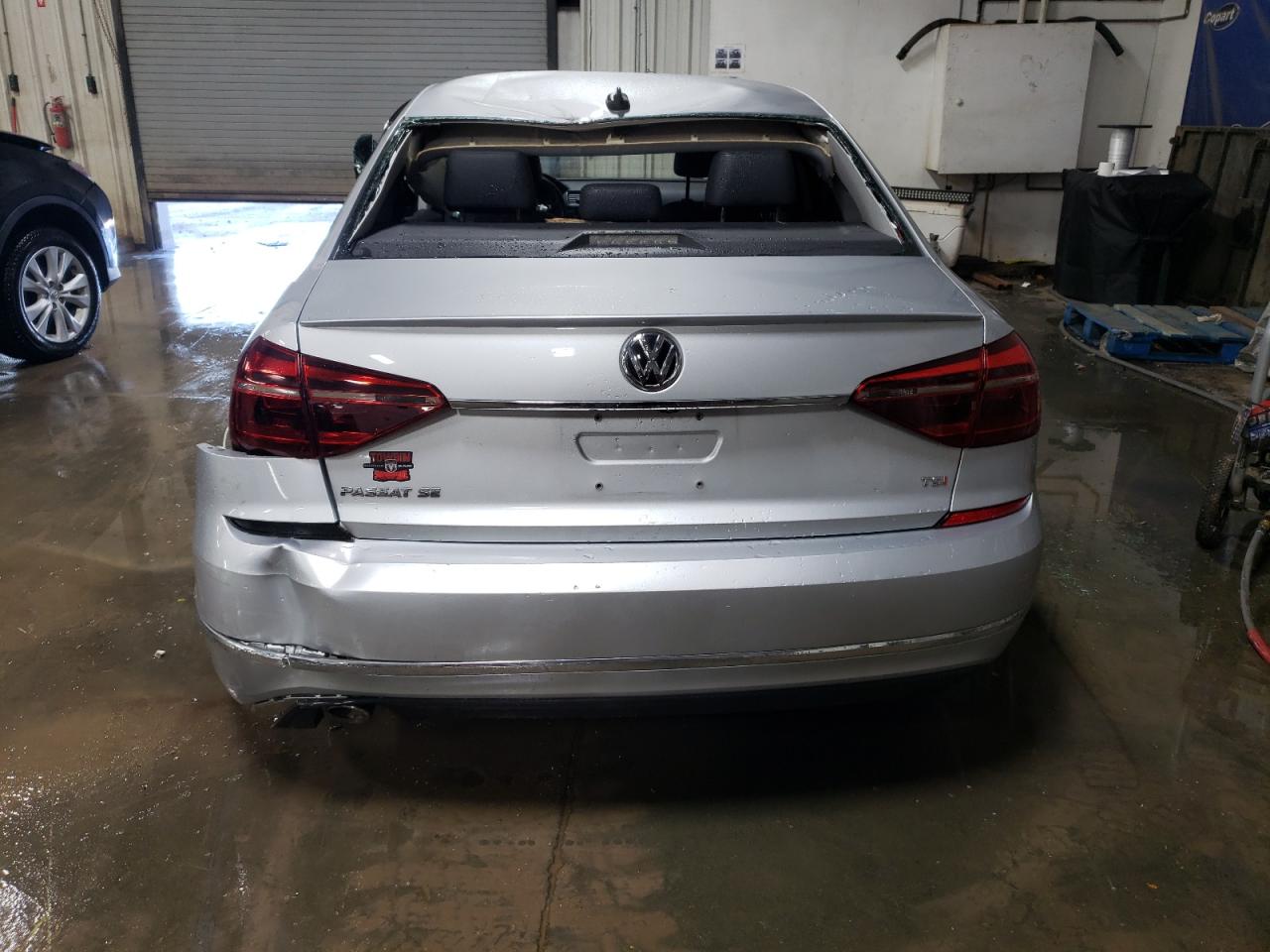 2017 Volkswagen Passat - Image 6