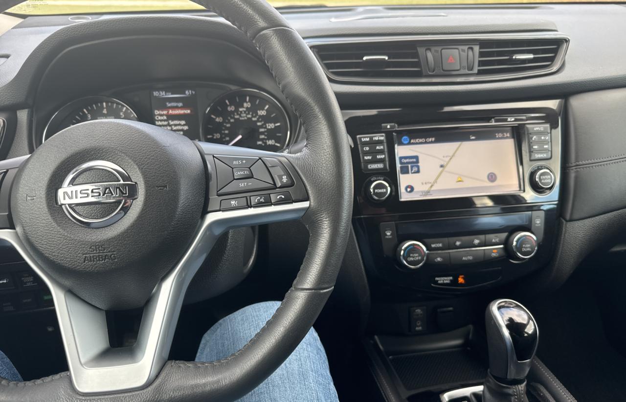 2017 Nissan Rogue - Image 9