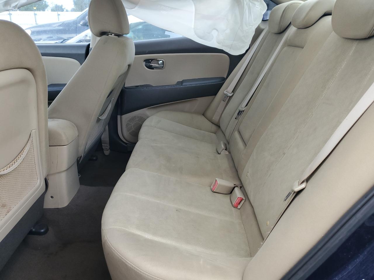 2010 Hyundai Elantra - Image 10