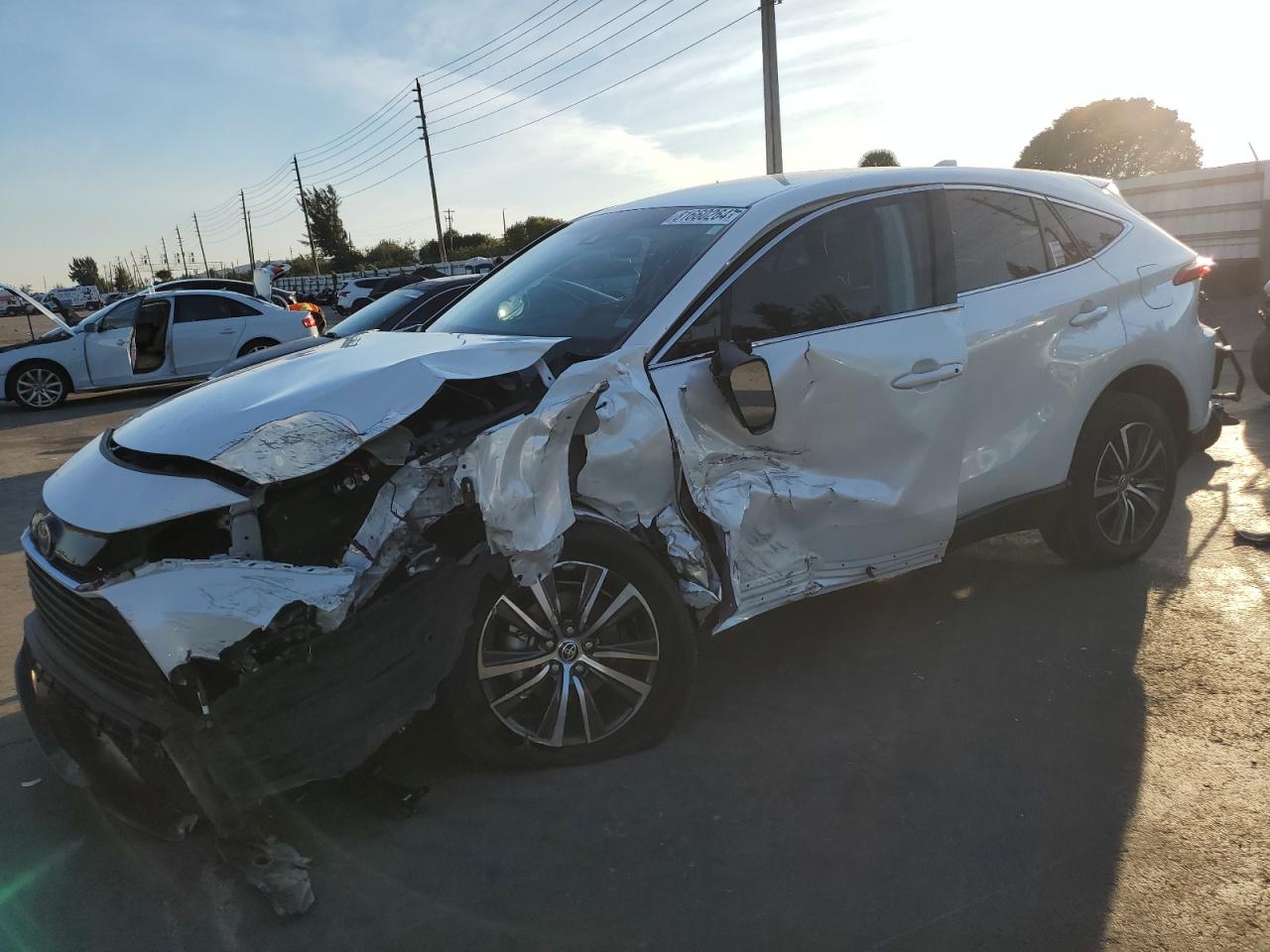 2024 Toyota Venza Le продається в Miami, FL - Side