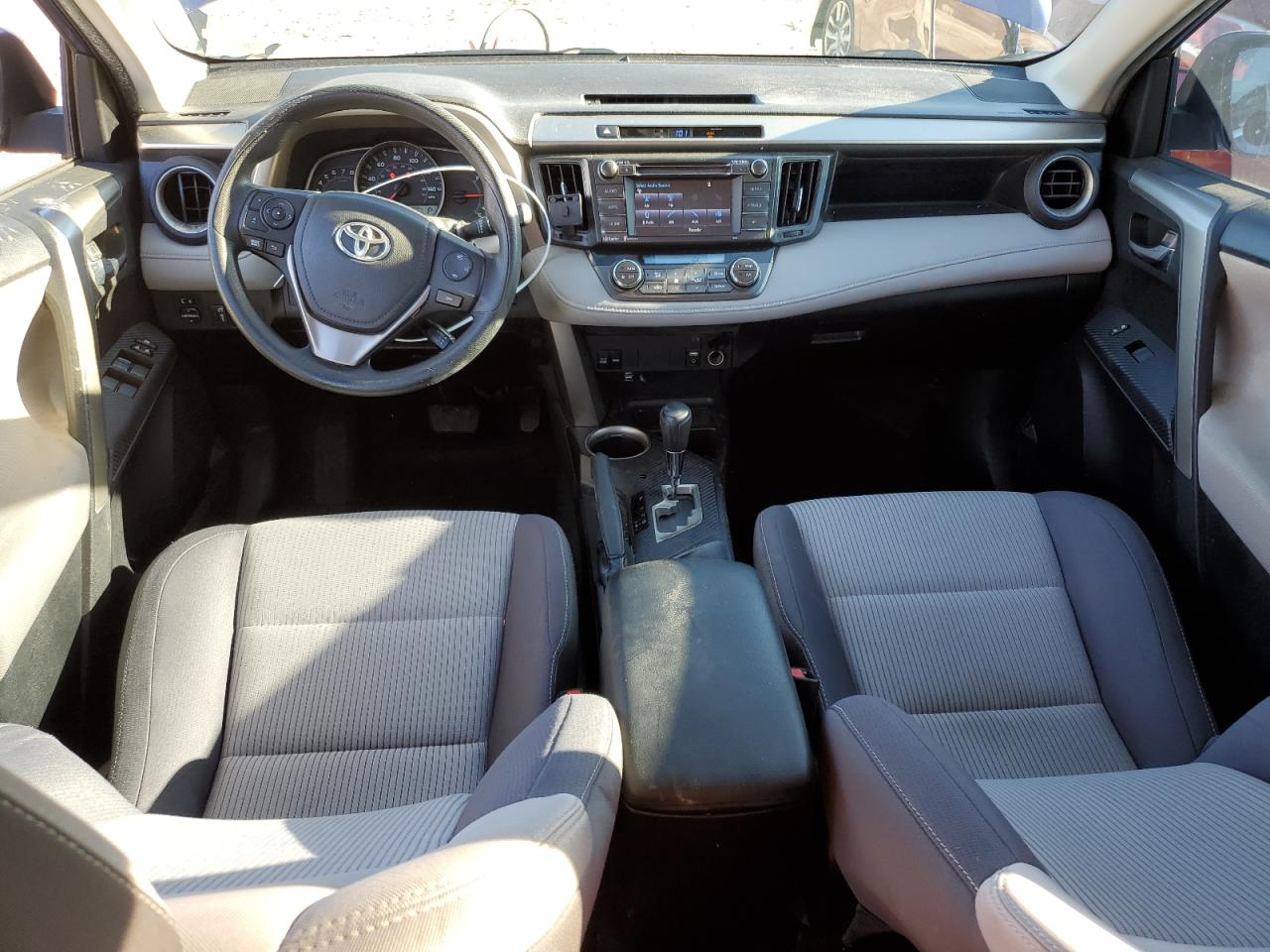 2015 Toyota RAV 4 - Image 8