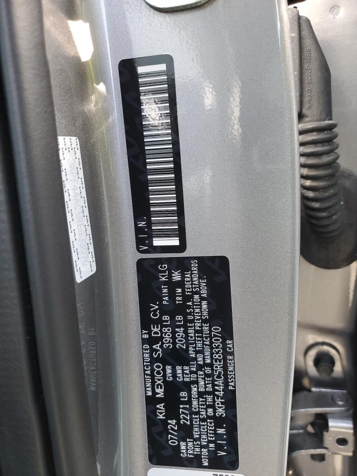2024 Kia Forte - Image 12
